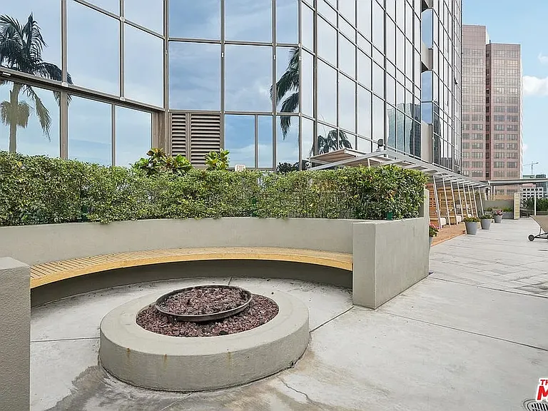 1100 Wilshire Blvd — Photo 33