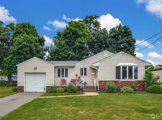 17 Skyline Dr, Clark, NJ 07066