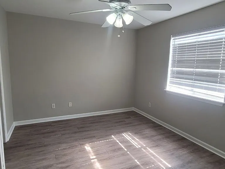 2525 Hartsfield Rd #8 — Photo 7