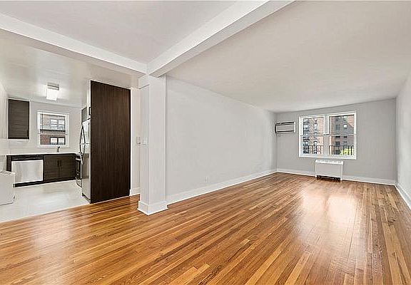 3rd image of 20-50 Seagirt Blvd #3D