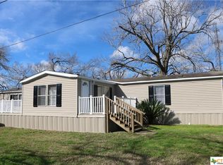 1501 Hand Rd, Victoria, TX 77901