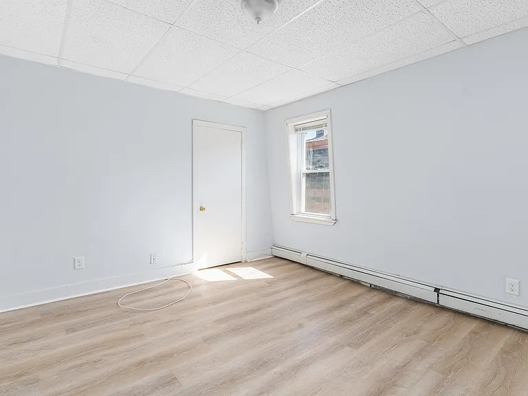 79 Oak St #5 — Photo 4