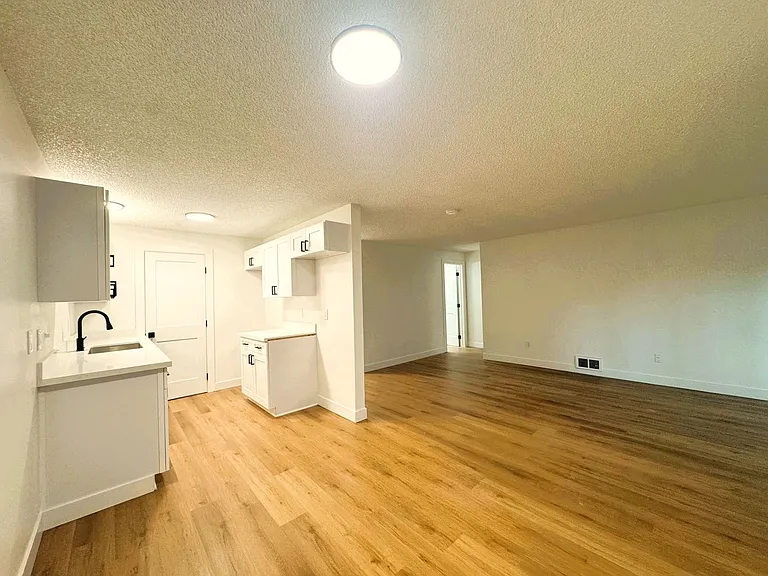 Arbor Heights | New Fully Renovated Apartments | Move in Specials! — Photo 9