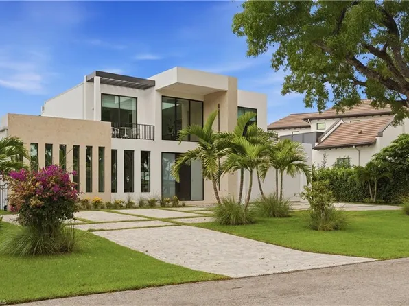 590 6th Ave N, Naples, FL 34102