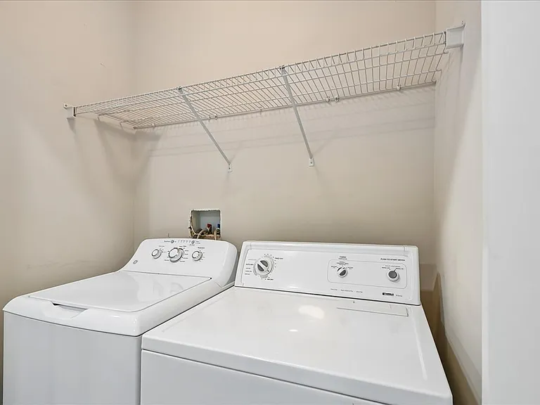 441 Penwood Dr — Photo 1