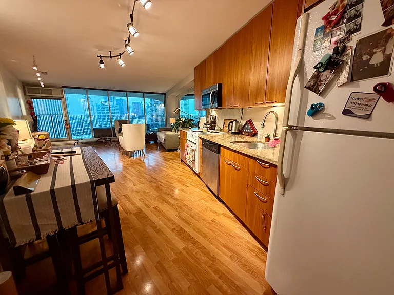 300 N State St #1-3710 — Photo 7