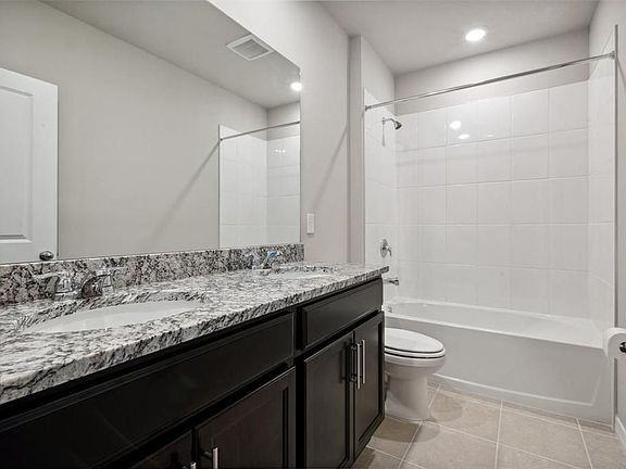 3rd image of 1212 Oak Valley Dr