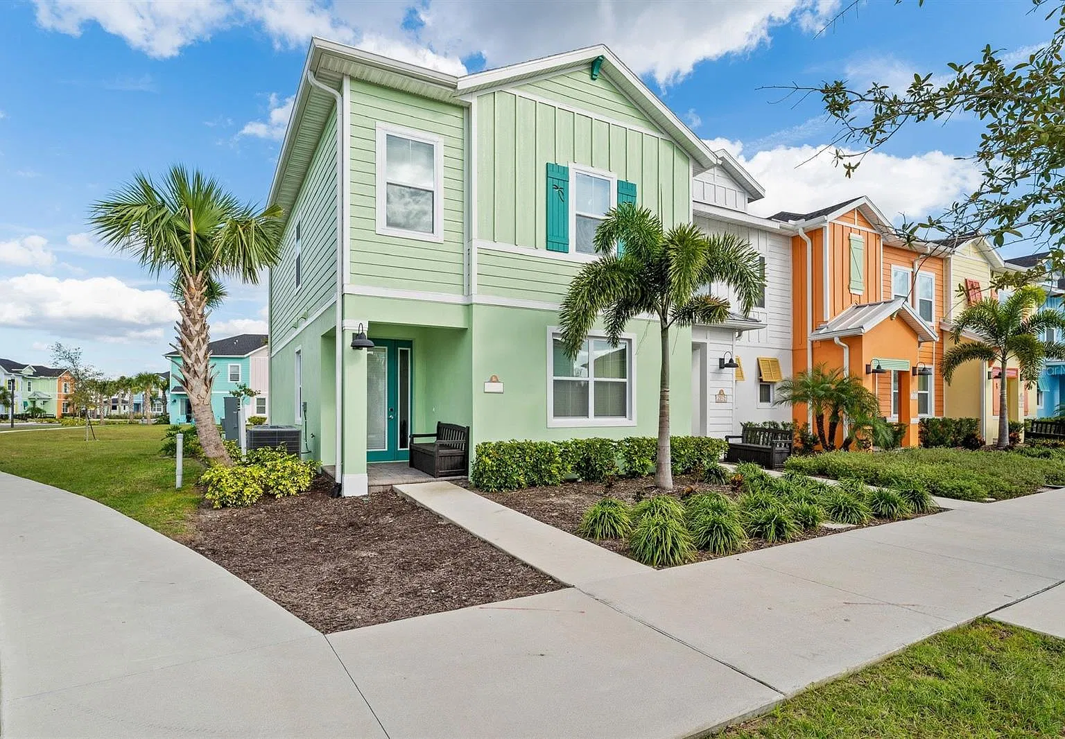 4 bed, 3.0 bath, 1719 sqft, $3,400 — Photo 2