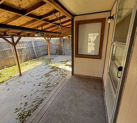 4th image of 3804 SE 12th Ave