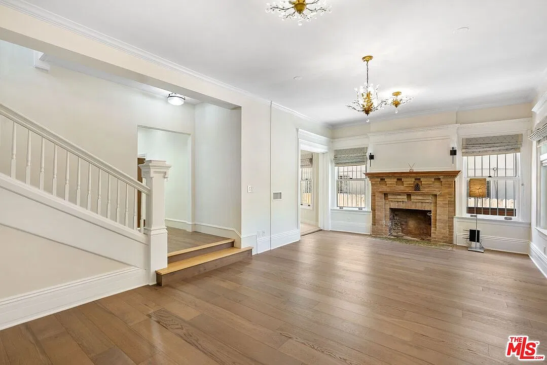 5 bed, 4000 sqft, $6,000 — Photo 2