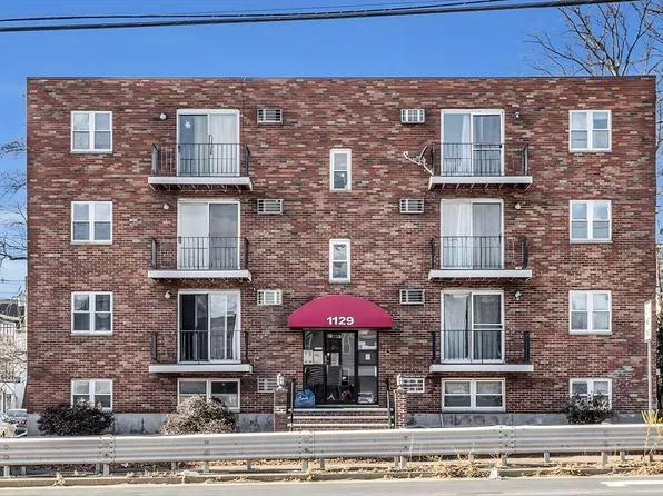 1129 N Shore Rd #3D, Revere, MA 02151