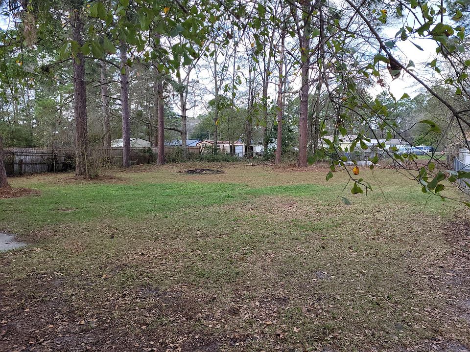 2nd image of 636 Lee Rd