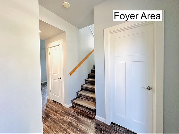 3rd image of 589 Lyons Pl NE