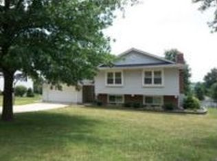 1008 Karen Ln, Washington, MO 63090