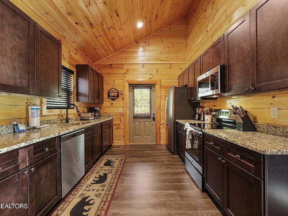 5th image of 2182 Bear Haven Way