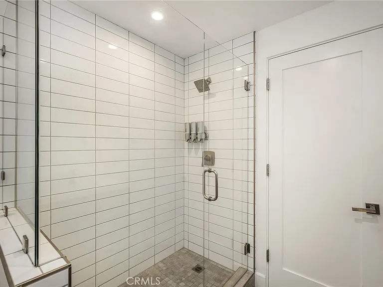 4405 Channel Pl — Photo 10