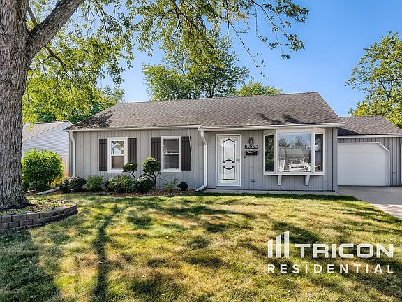 2nd image of 15028 Holiday Ct