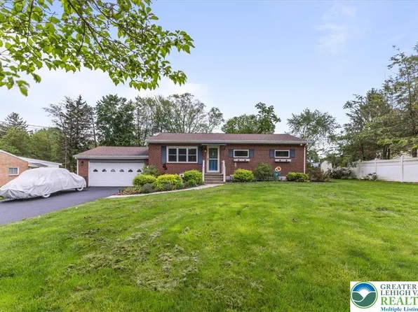 2840 Whitewood Rd, Bethlehem, PA 18017