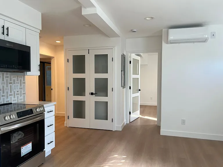4531 E Anaheim St — Photo 7
