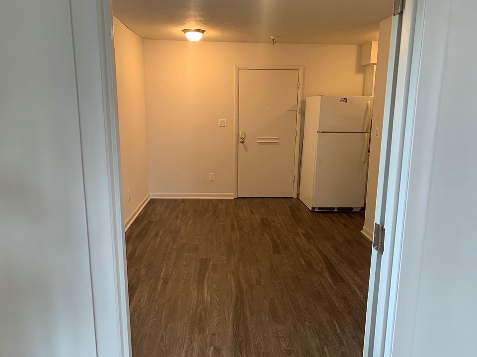 1st image of 401 Woodland Ave