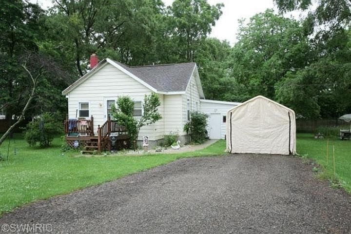 1st image of 2418 Willow Blvd