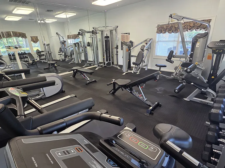 200 Ironwood Dr #211 — Photo 4