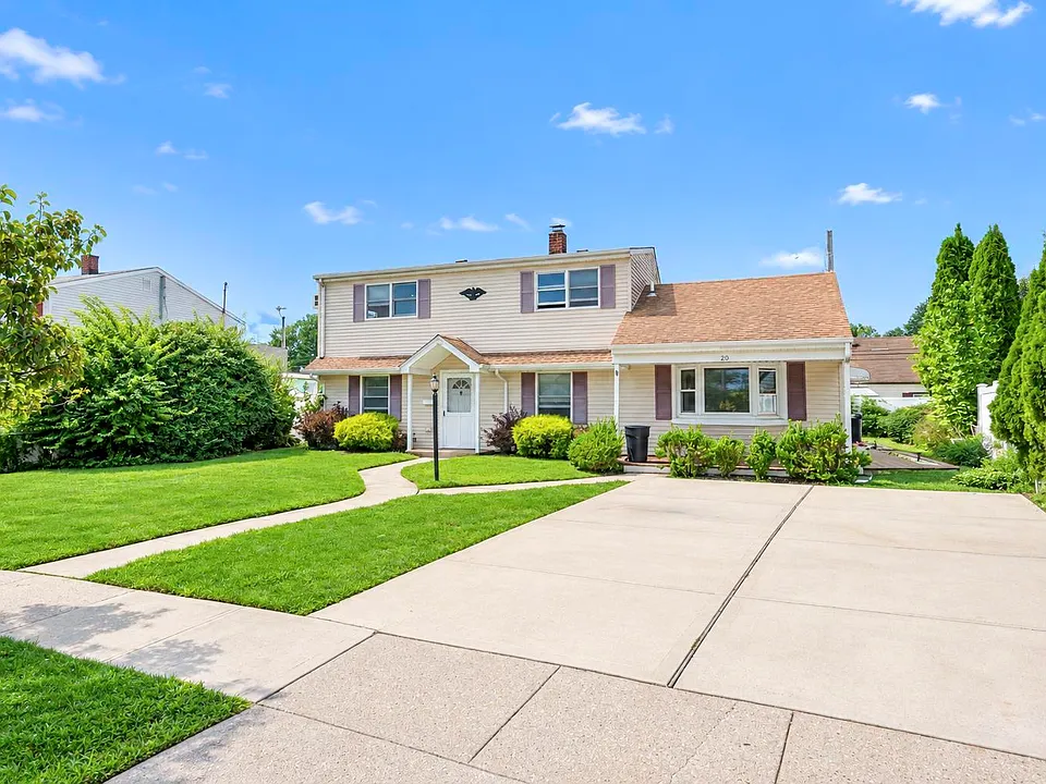 20 Acorn Ln
