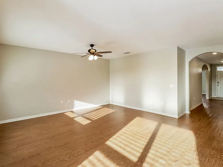 586 Hartford Heights St — Photo 5