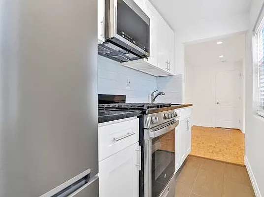 Rented by R New York | media 18