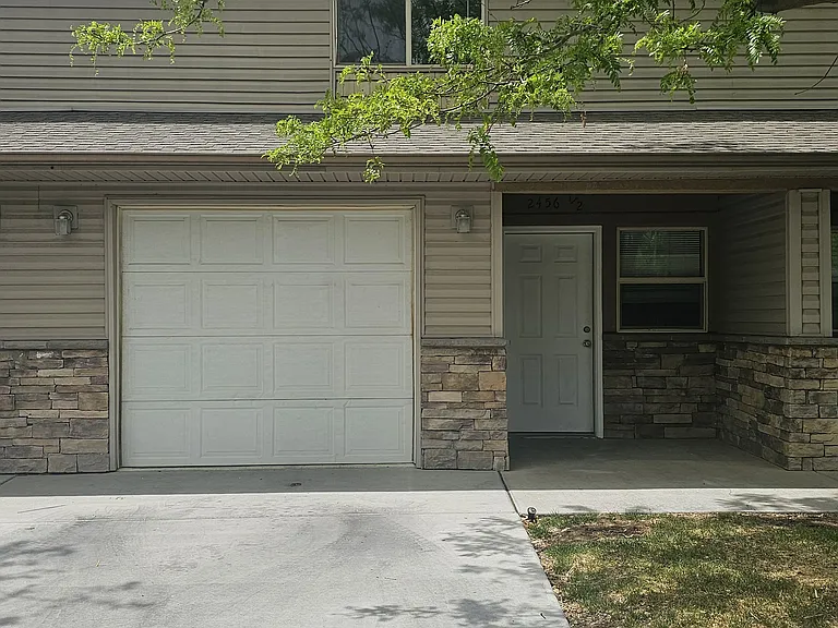 2456 1/2 Theresea Ln — Photo 1