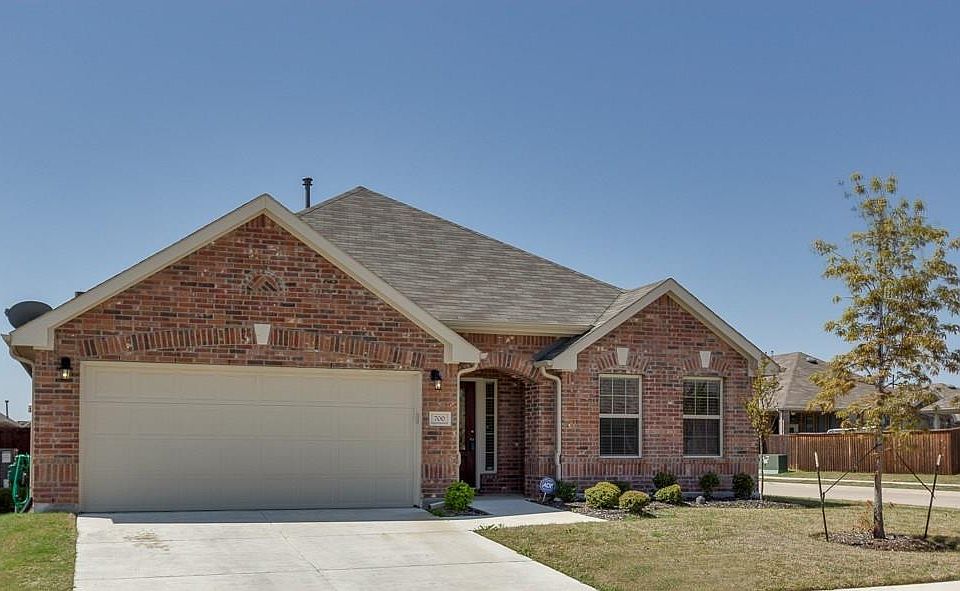1st image of 700 Kinghaven Dr