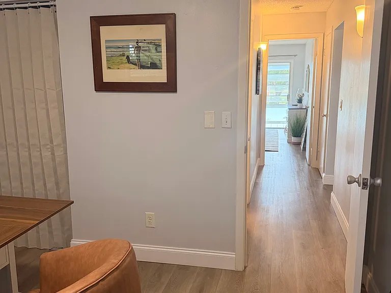 75 Royal Oak Ct #201 — Photo 40
