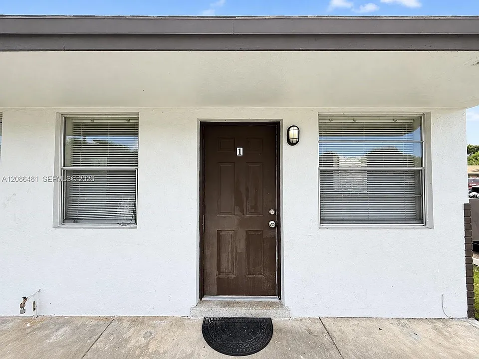 3639 SW 13th Ct #1