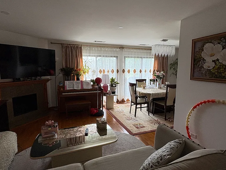 1056 Deerpath Ct — Photo 18