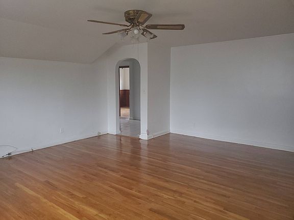 5th image of 122 Hyatt Ave Floor 2
