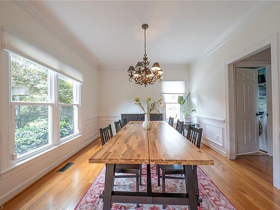 4th image of 3713 Burbank Ln