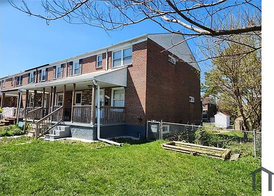 1008 Foxridge Ln — Photo 2