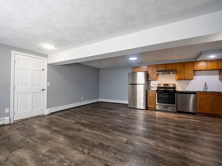 35 Nelson Ave #2 — Photo 3