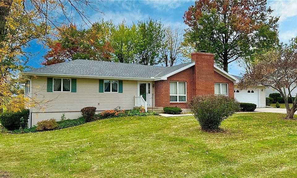 1st image of 805 Lake Manor Dr