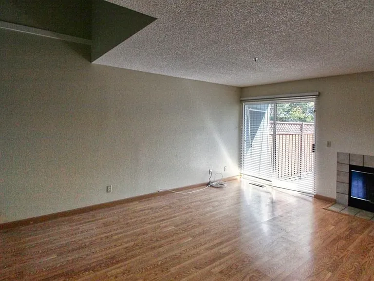 21 Regents Cir — Photo 5