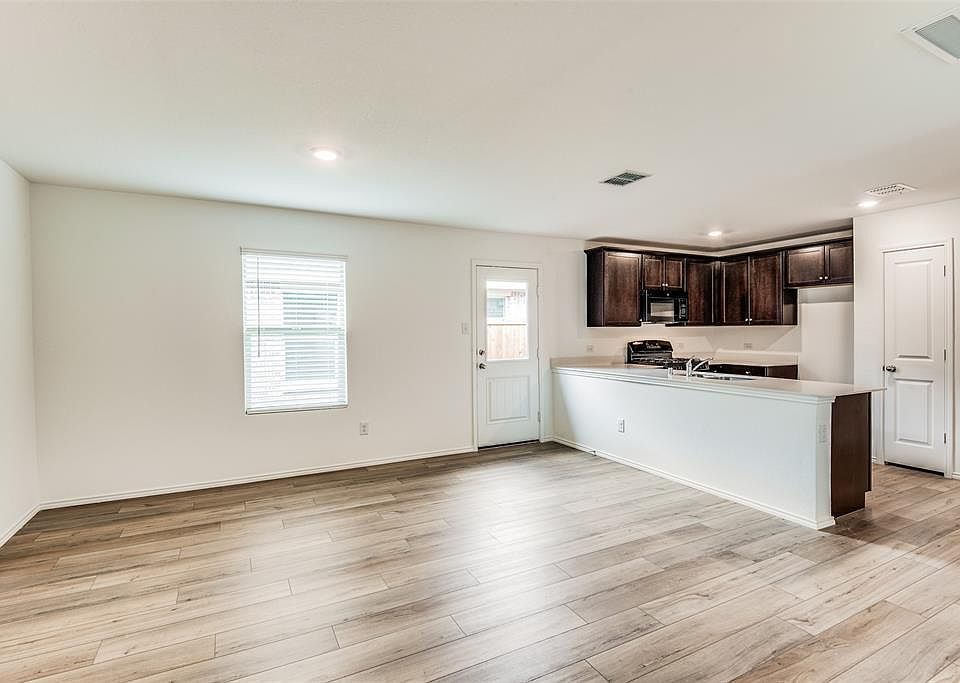 1st image of 3009 Walker Creek Dr