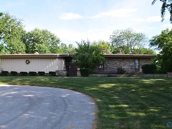 2nd image of 19430 W Artzheim Ln