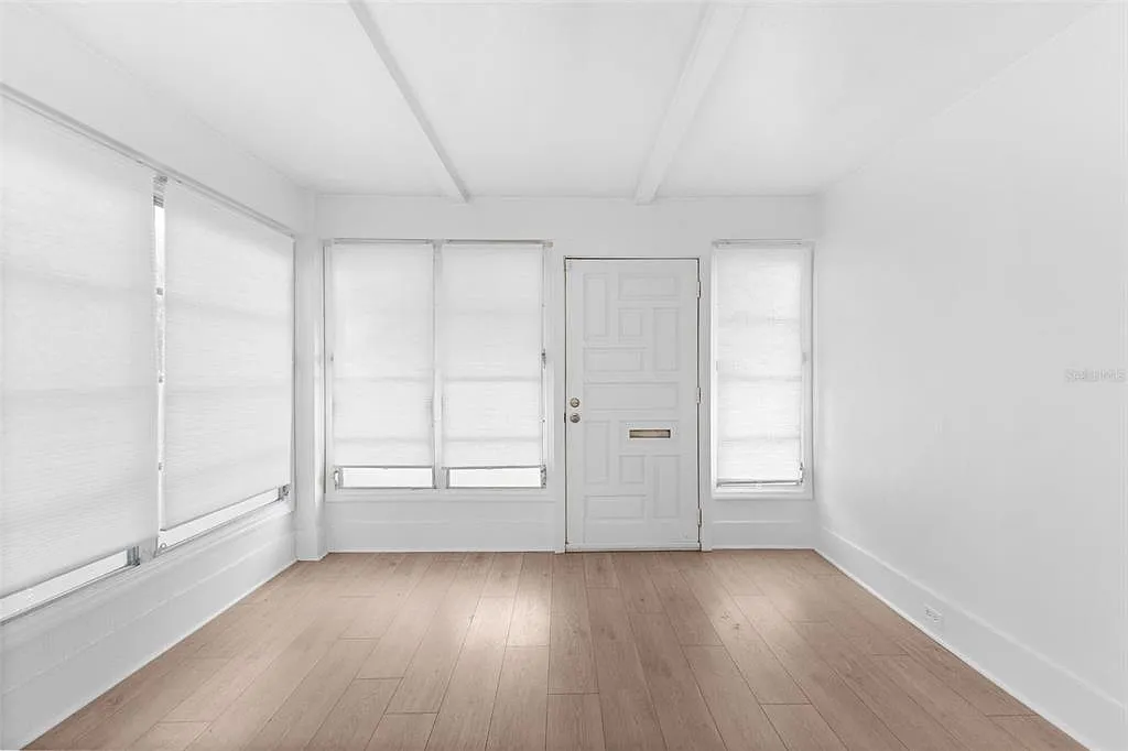 2 bed, 1.0 bath, 864 sqft, $1,700 — Photo 2