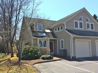 126 Courtyard Ln, Mansfield, CT 06268
