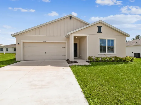 8241 N Wakefield Dr, Citrus Springs, FL 34434