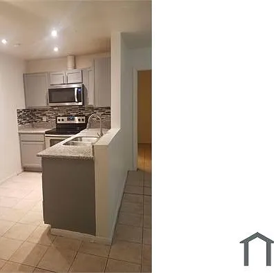 404 W Van Buren Ave #2