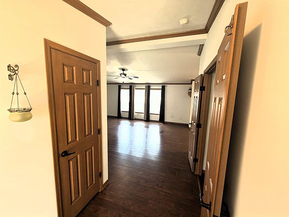 2nd image of 537 Park Ave