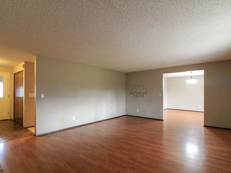 411 Snyder St — Photo 8