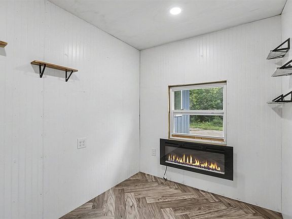 5th image of 1162 Mountain Rd