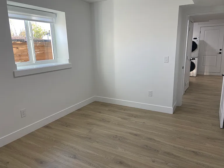 16794 20a Ave #BASEMENT — Photo 10